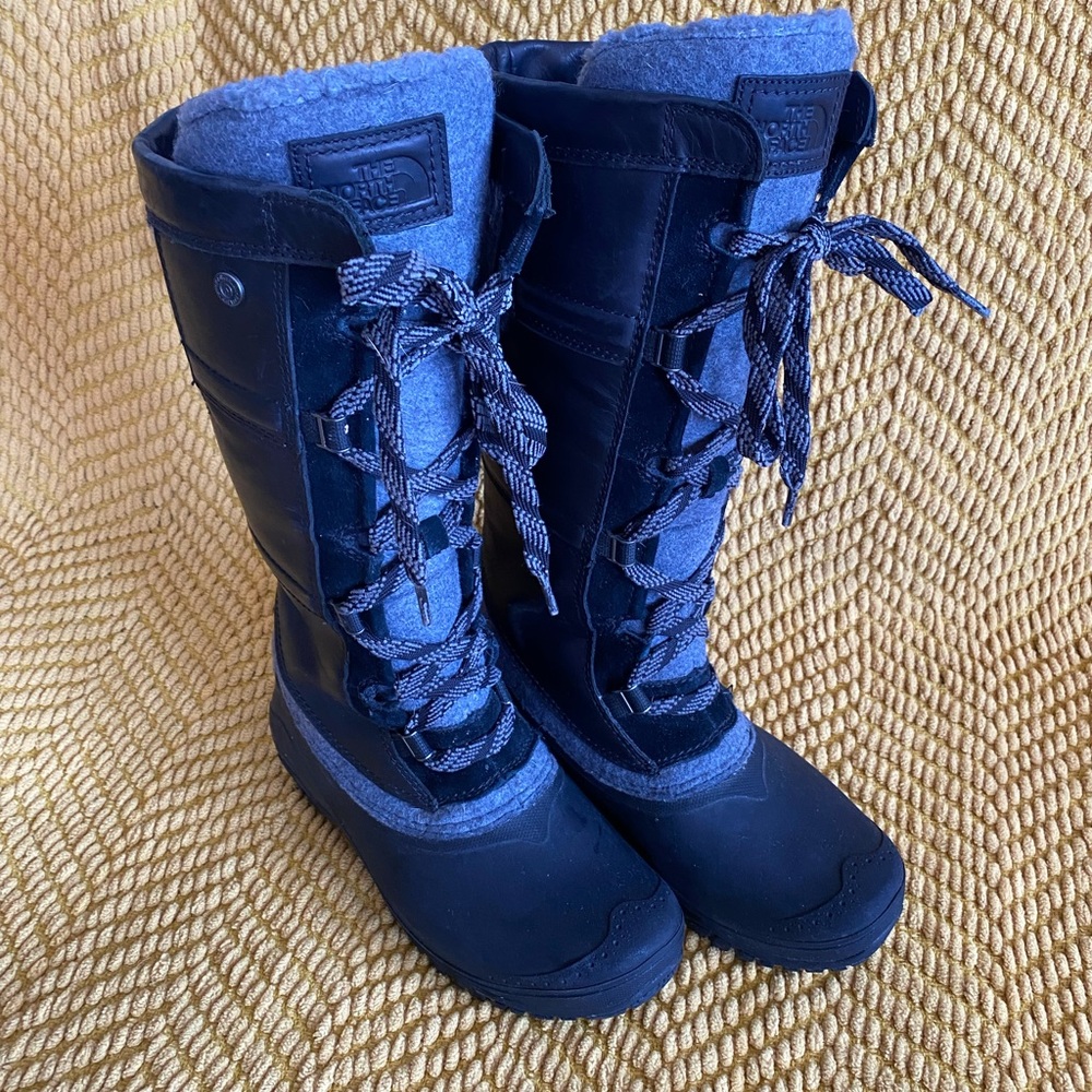 North Face boots size 8 womens